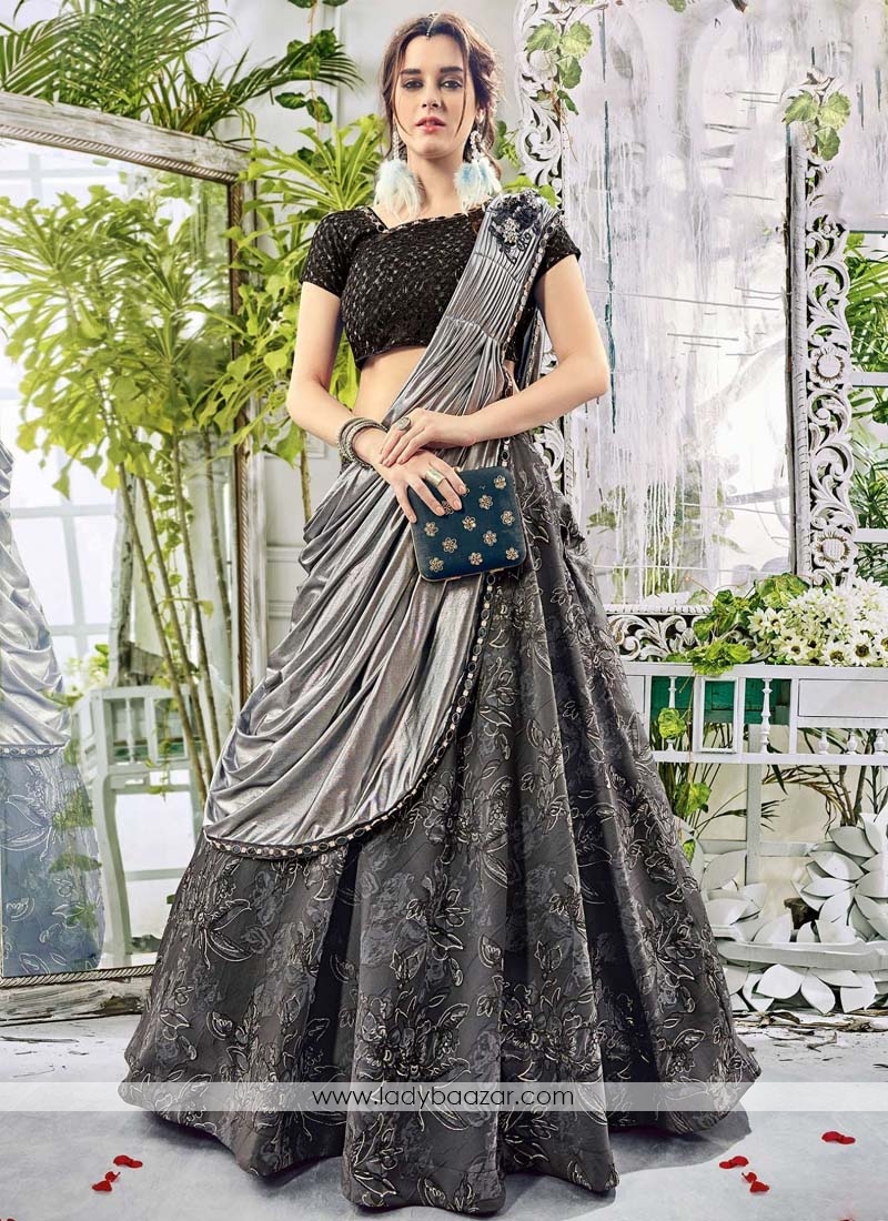 All the magic is in GREY and BLACK . Gorgeous black and gray color  combination pattu lehenga and blouse from Sindhu Reddy. . . Model : Ashwini  chavare. MUA : Reeths artistry. 2020-07-12